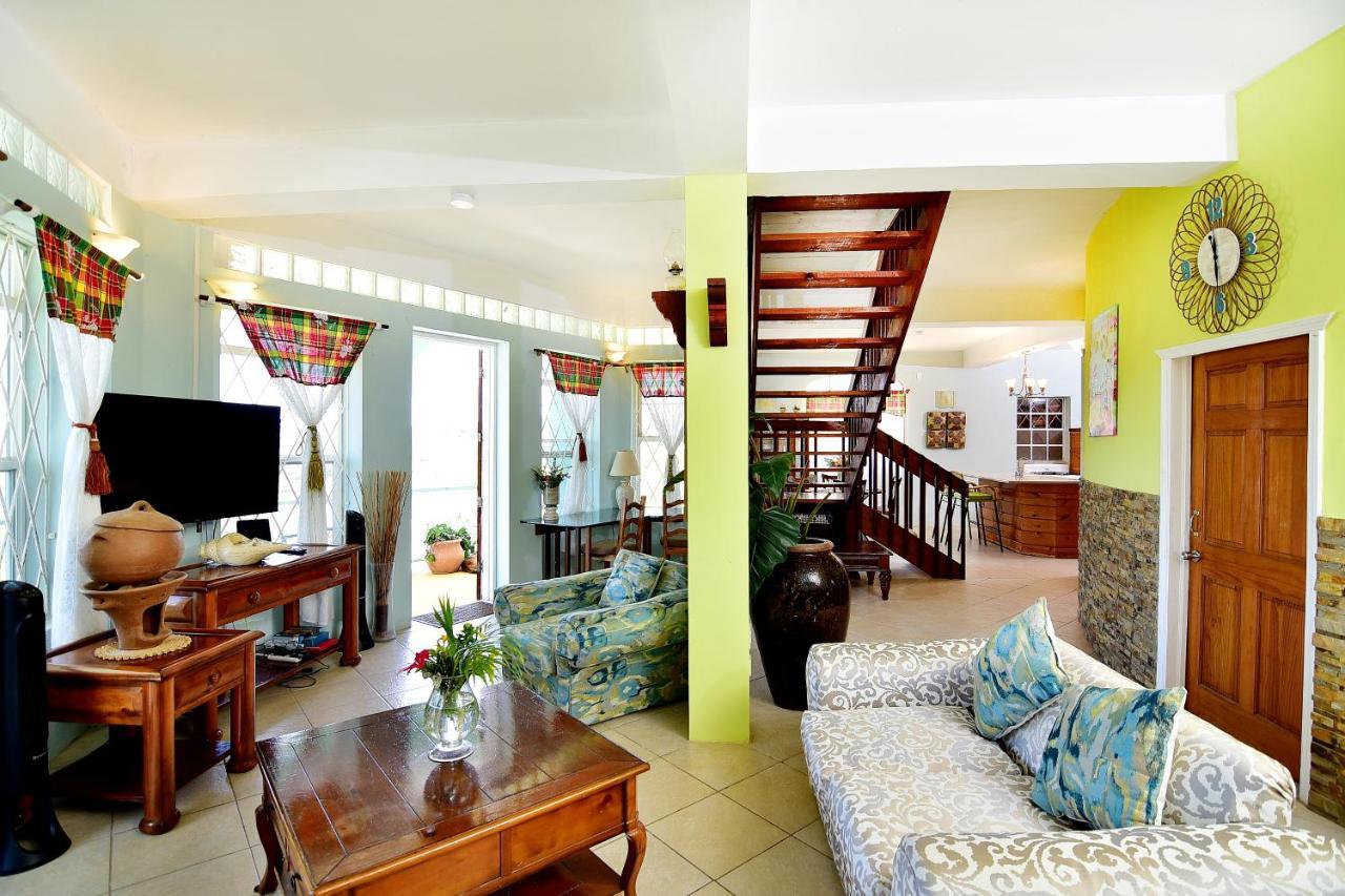 Beachfront Villa Gros Islet Exterior photo