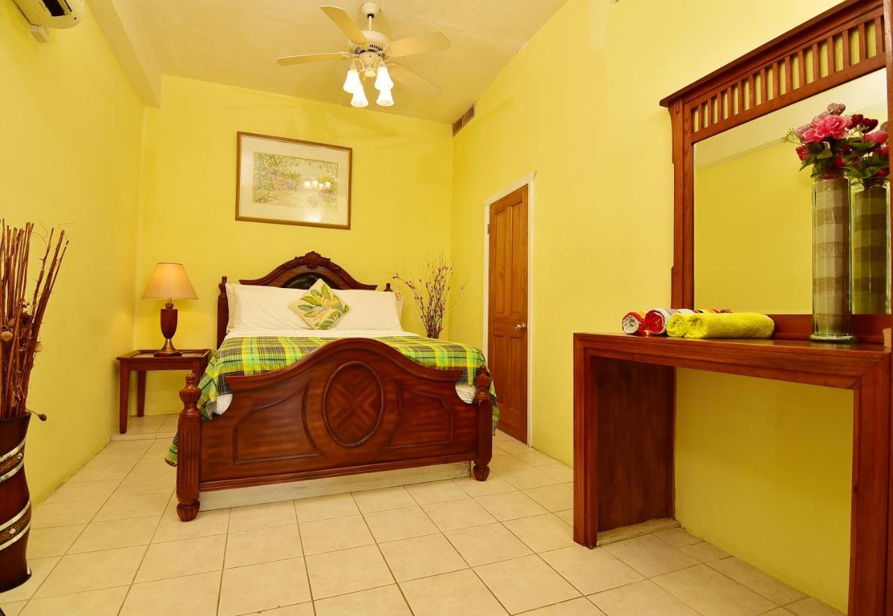 Beachfront Villa Gros Islet Exterior photo