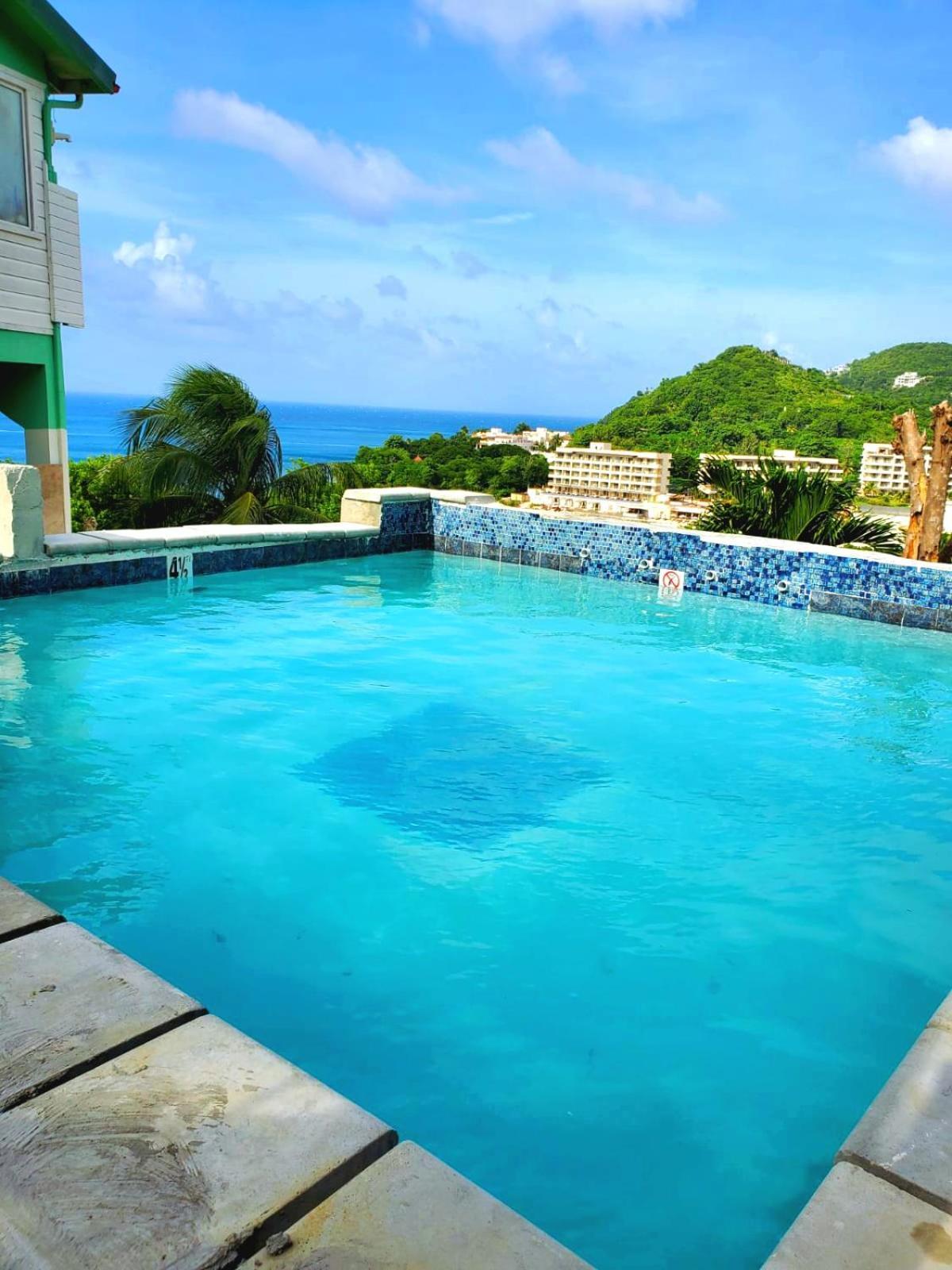 Beachfront Villa Gros Islet Exterior photo